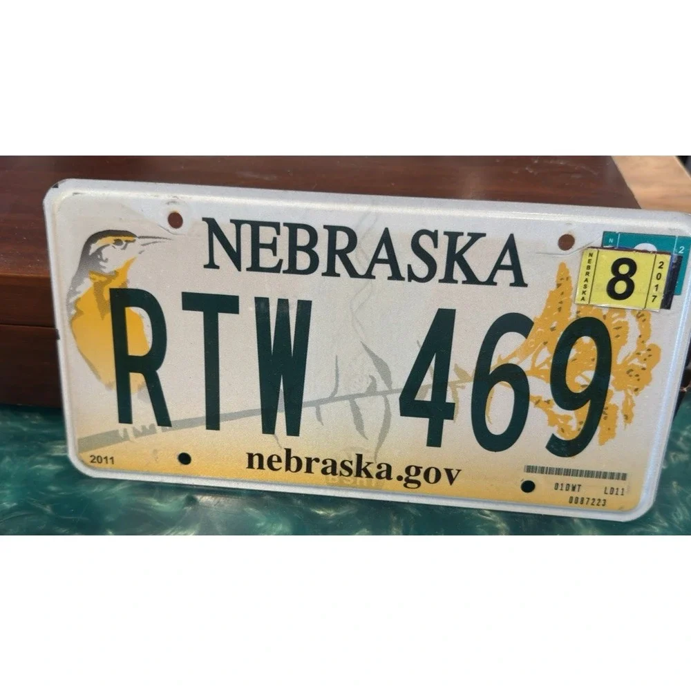 Nebraska License Plate RTW 469 2011 Bird Flower Graphic Decorative Collectible